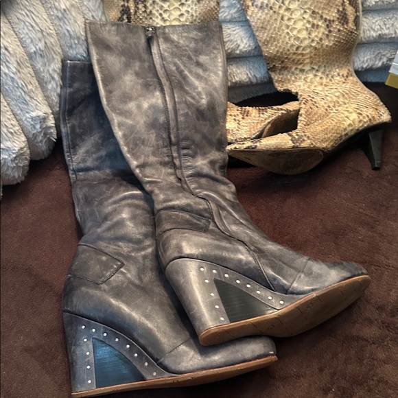 Authentic UGG RARE  Distressed  bluish Greyish Beautiful Wedge Boots 8 1/2 - 9 🎉 - Picture 6 of 14